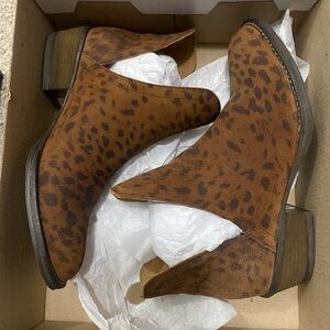 Corky Girl Booties NWT